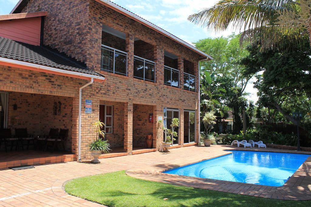 Duneside Guest House Richards Bay Exteriör bild