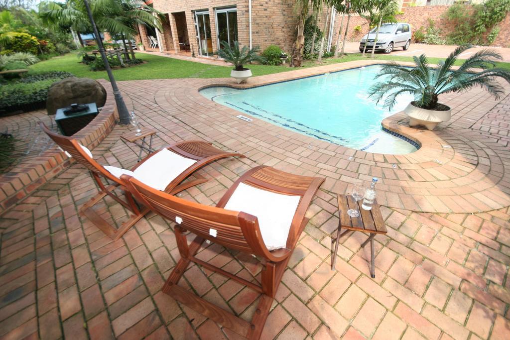 Duneside Guest House Richards Bay Exteriör bild